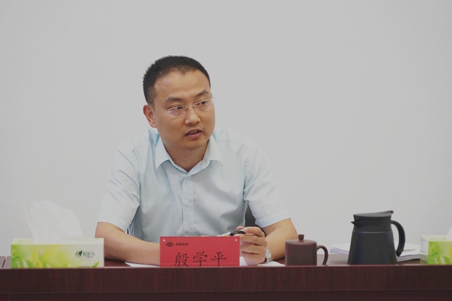 副總經(jīng)理、總經(jīng)濟(jì)師殷學(xué)平進(jìn)行總結(jié)發(fā)言.jpg
